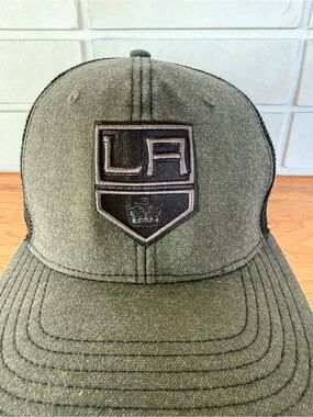 LA Kings Trucker Hat * Grey & Black * NHL